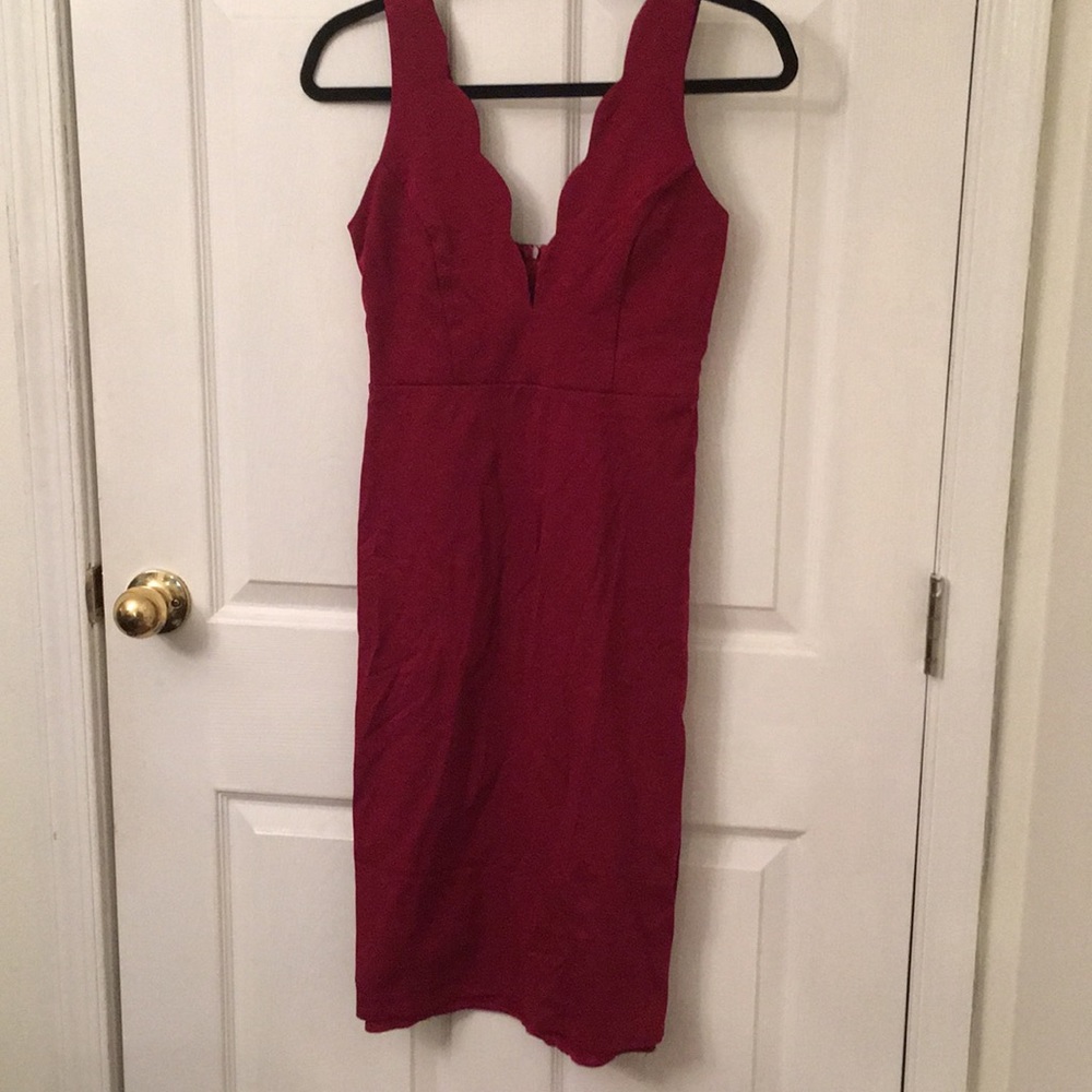 Lulus Scalloped Plunge Neck Dress